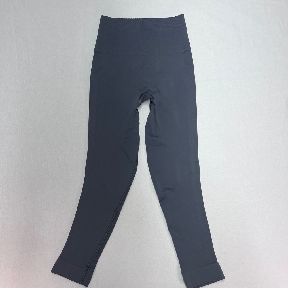 Lululemon‎ Grey Align High Rise Crop Leggings Yoga Athletic Pants